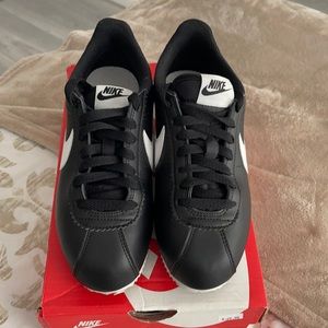 WMNS Classic Cortez Leather